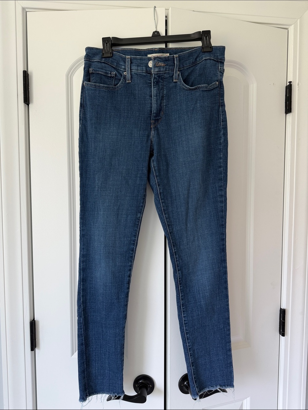 Levi Medium Wash Shaping Skinny Jeans- Raw Hem- Women Size 30